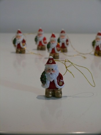 Weihnachtsmann-Geschenkanhänger - 3,5 cm - 5er Set