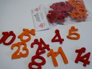 Adventskalenderzahlen aus Filz - 4,5 cm - rot/orange