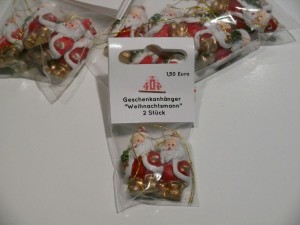 Weihnachtsmann-Geschenkanhänger - 3,5 cm - 2er Set