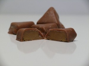 Salzinger Salmiak-Dreiecke in Vollmilchschokolade, 300 Gramm