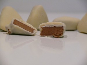 Salzinger Salmiak-Dreiecke in weißer Schokolade, 100 Gramm